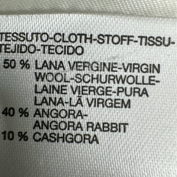 Max Mara Wool Coat - Timeless Elegance and Italian Craftsmanship ๐ - Picture 10 of 16